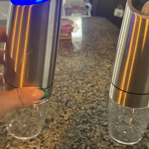 Joyfort Stainless Steel Electric Salt and Pepper Grinders - Picture 3 of 4